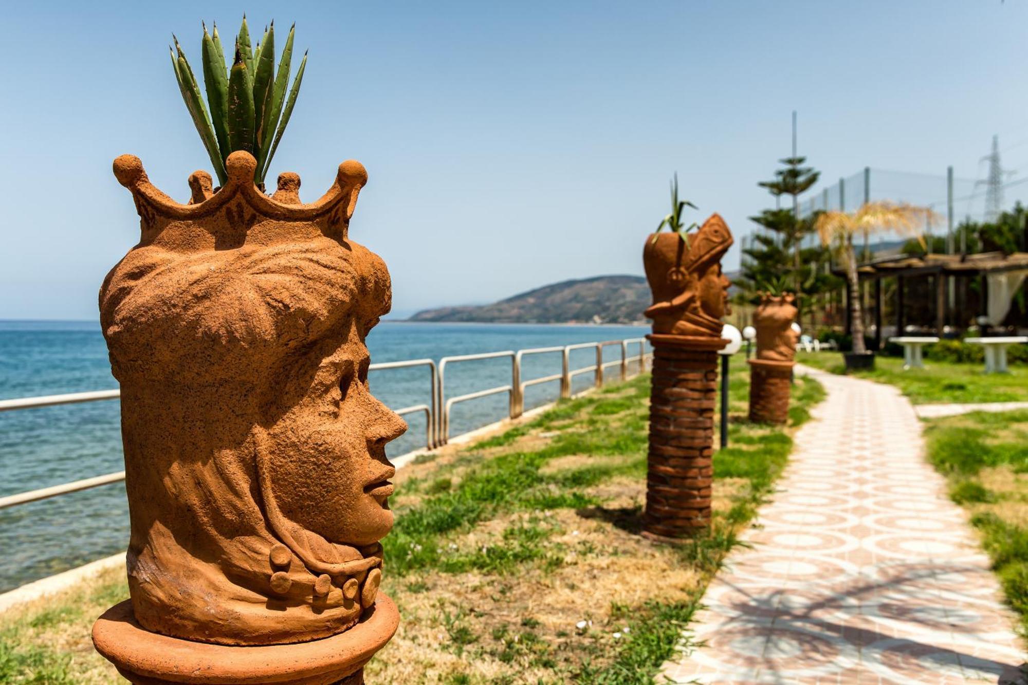 Hotel La Playa Blanca Santo Stefano di Camastra Exterior photo